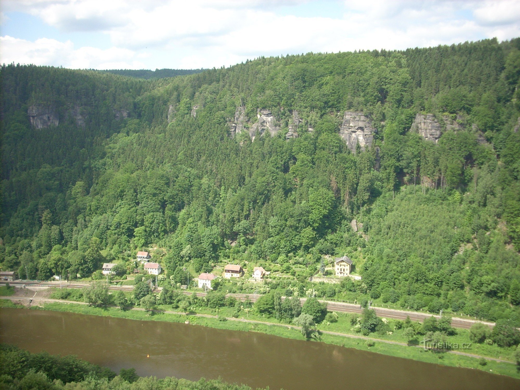 Näkymä kallioille ja Elbelle