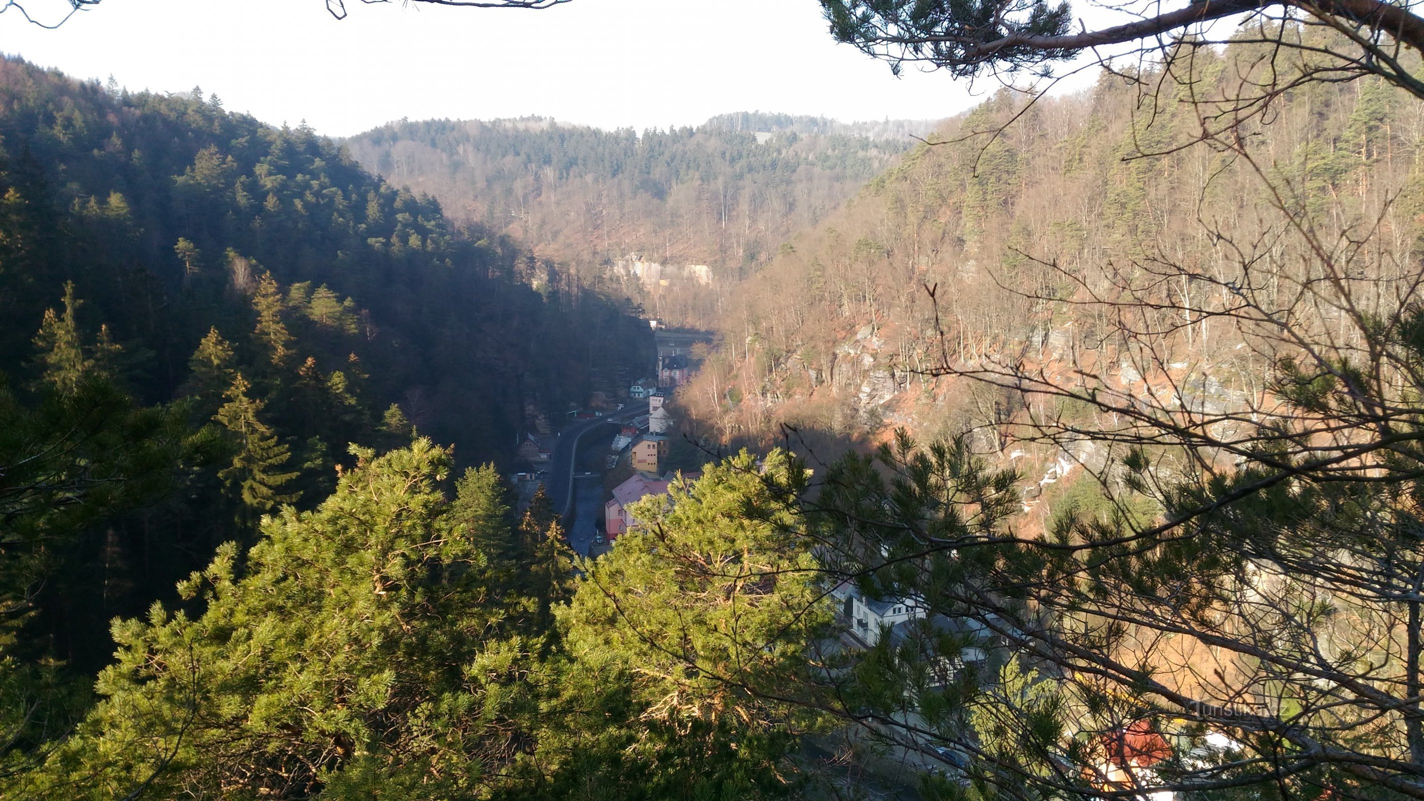 Uitkijk over Hřensko.