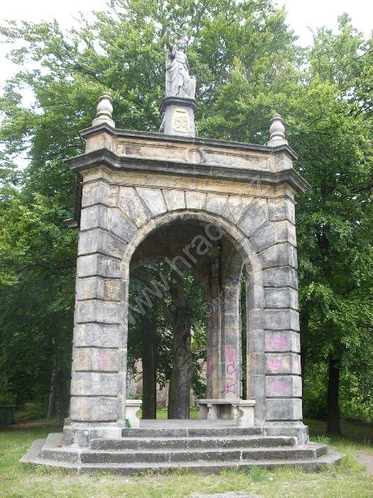 vyhlídka se sochou Bohemie