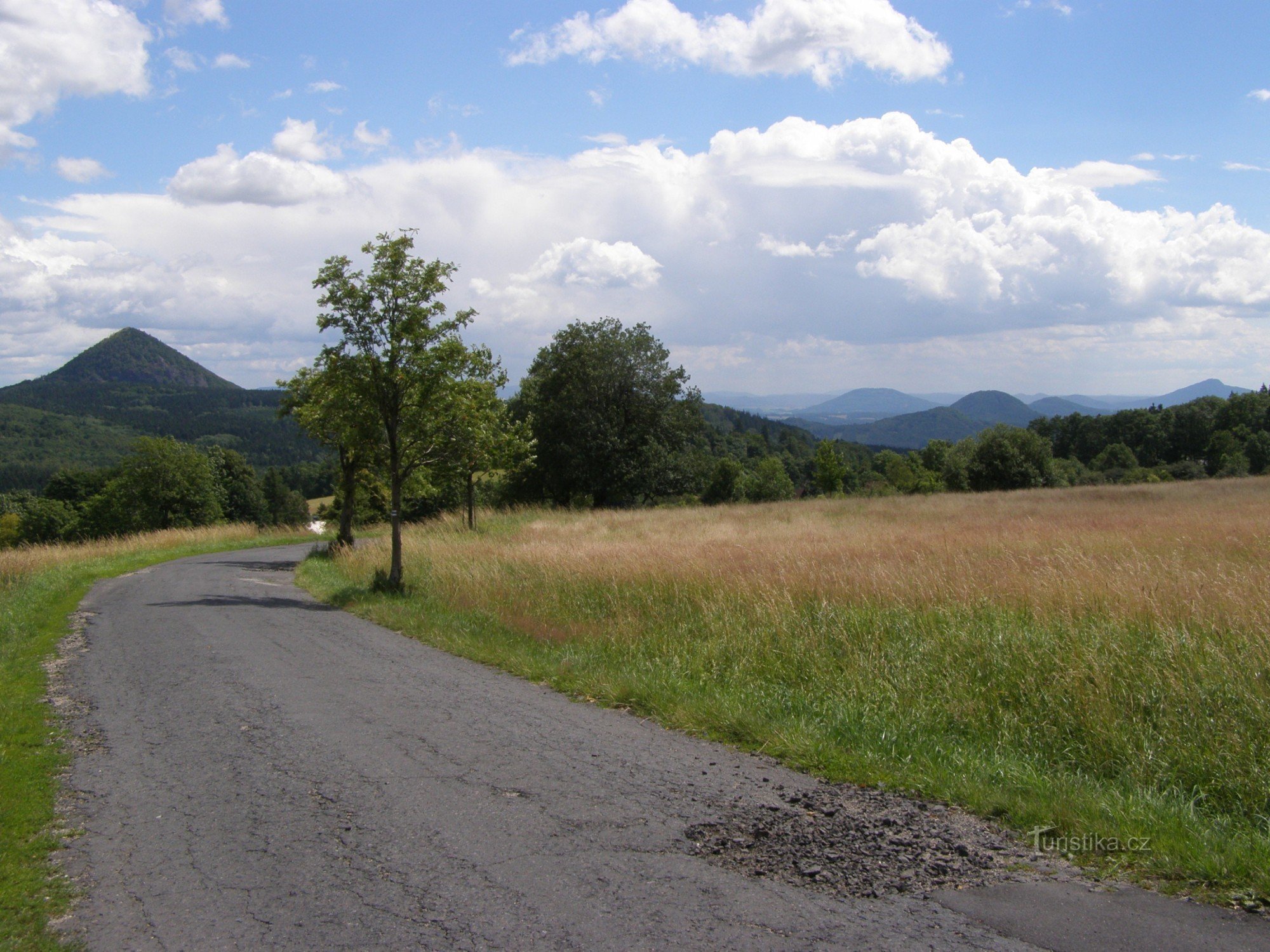 Razgled na kapelo nad Polevskim