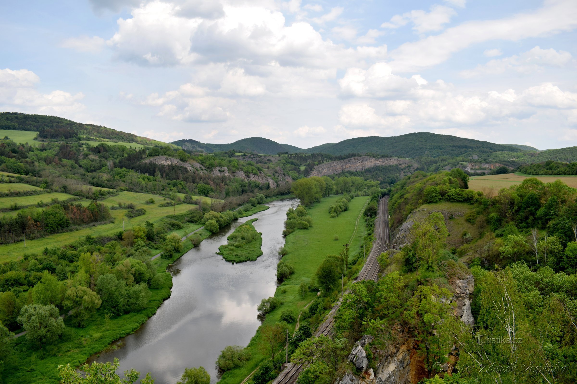 Vedere în Tetín.