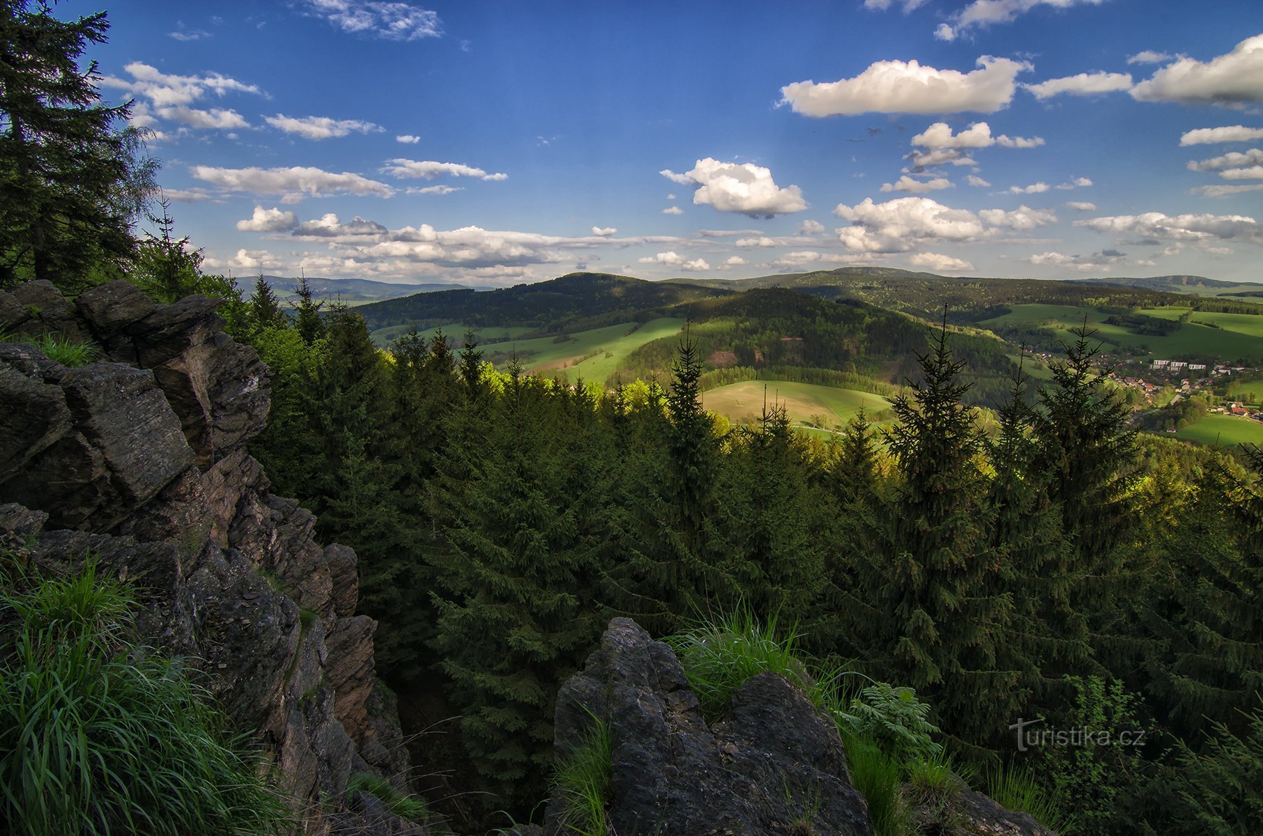 Vue depuis les rochers de Studenecké