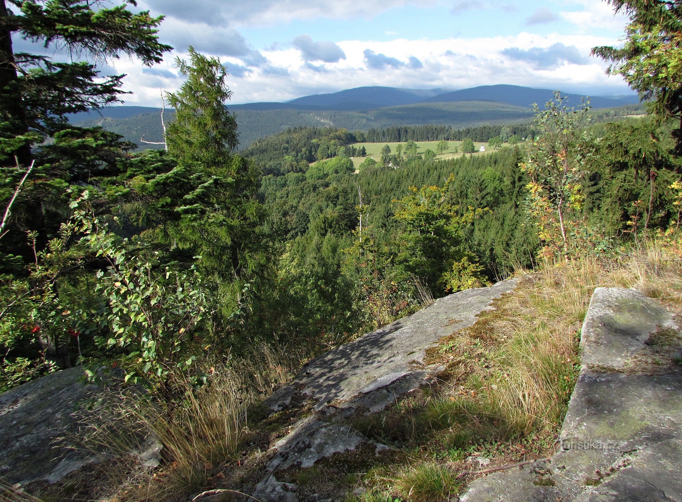 Aussichtsfelsen unter Dobřečovská hora