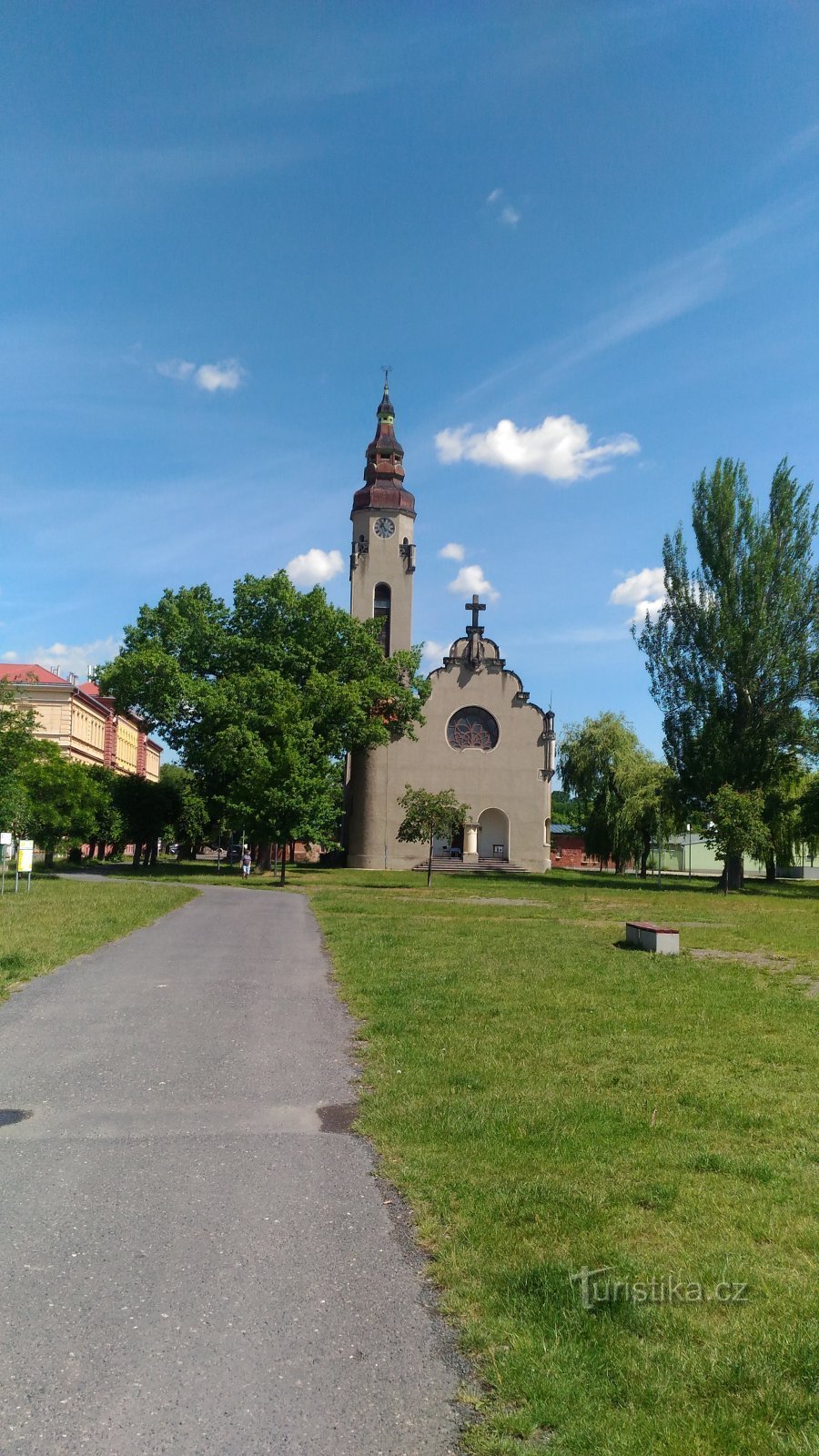 Wieża widokowa czechosłowackiego kościoła husyckiego w Duchcovie.