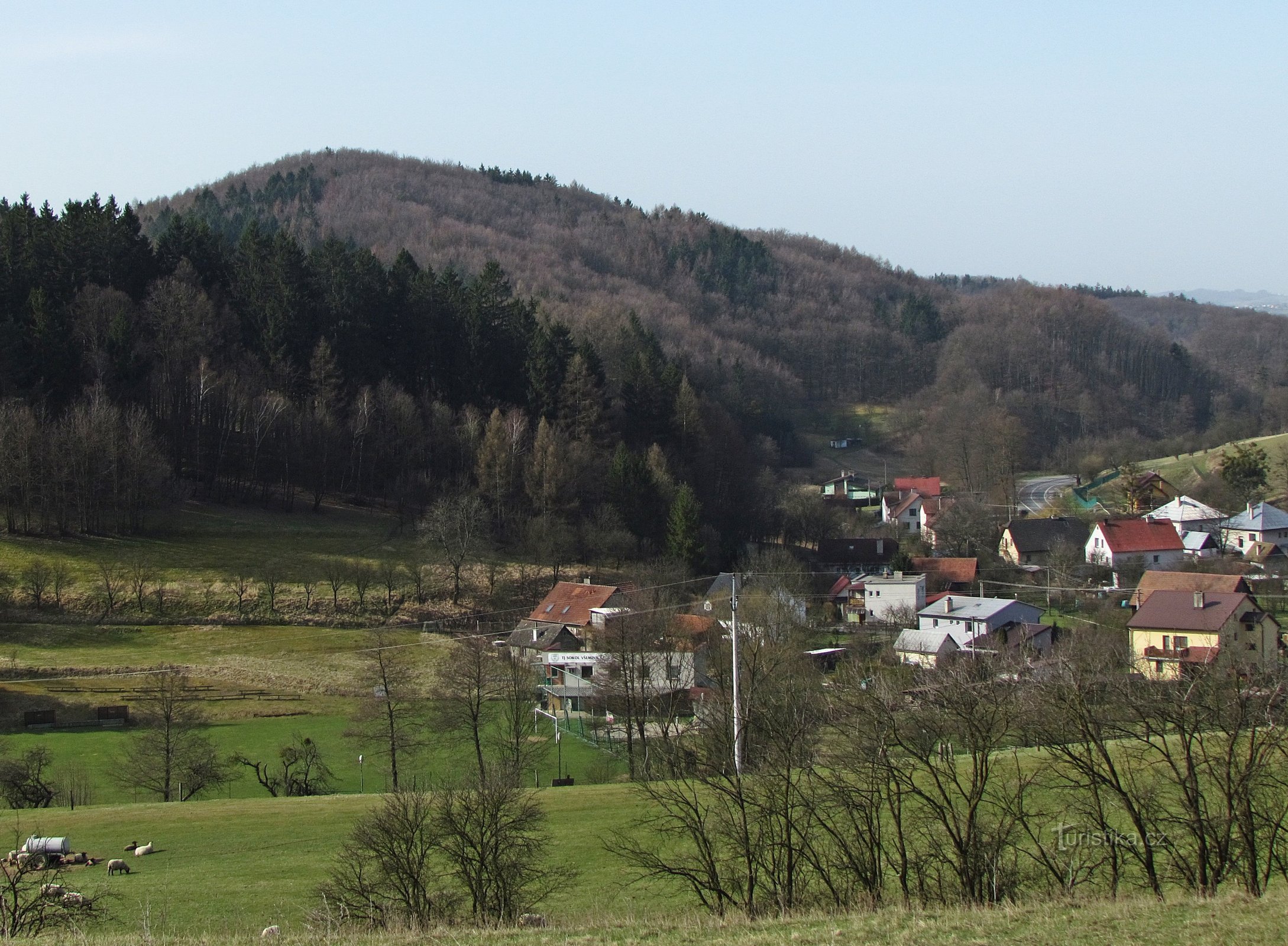 Grzbiet widokowy nad Všemináem