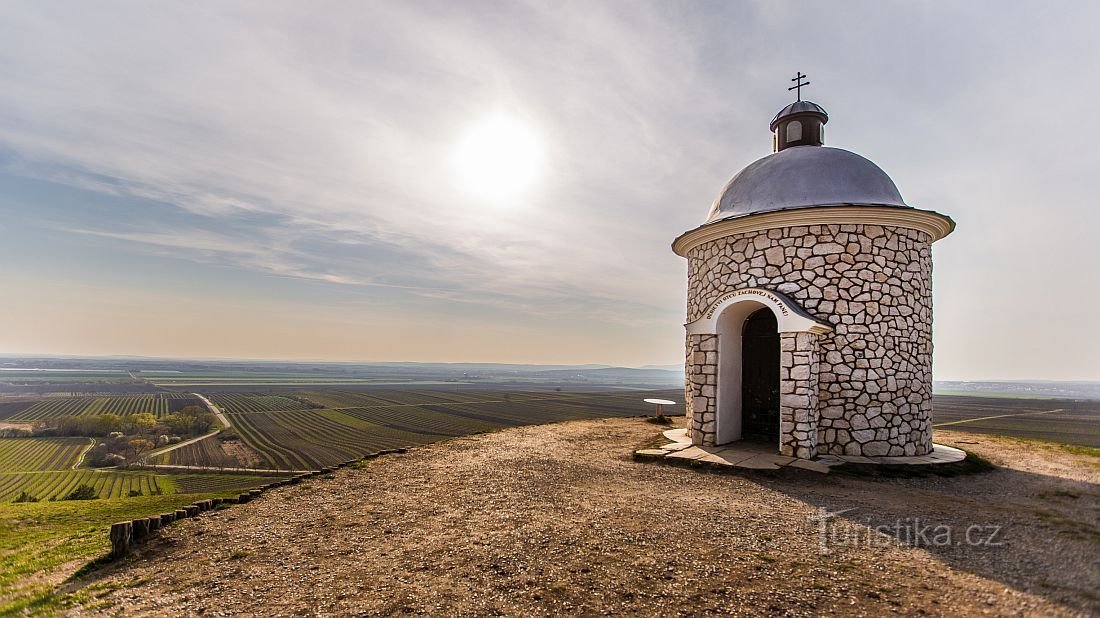 Уникайте напливу туристів і пізнайте Моравію інакше!