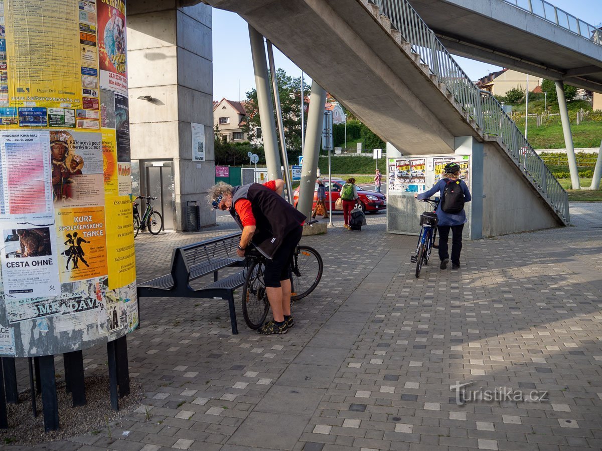 Розвантаження в Угерске Брод