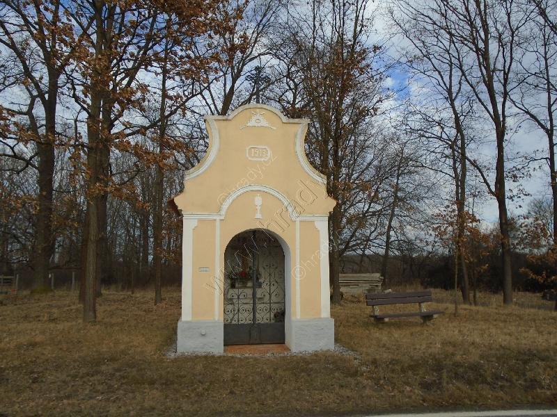 výklenková kaple Panny Marie