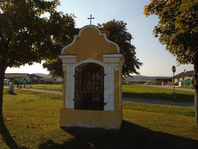 výklenková kaplička Panny Marie