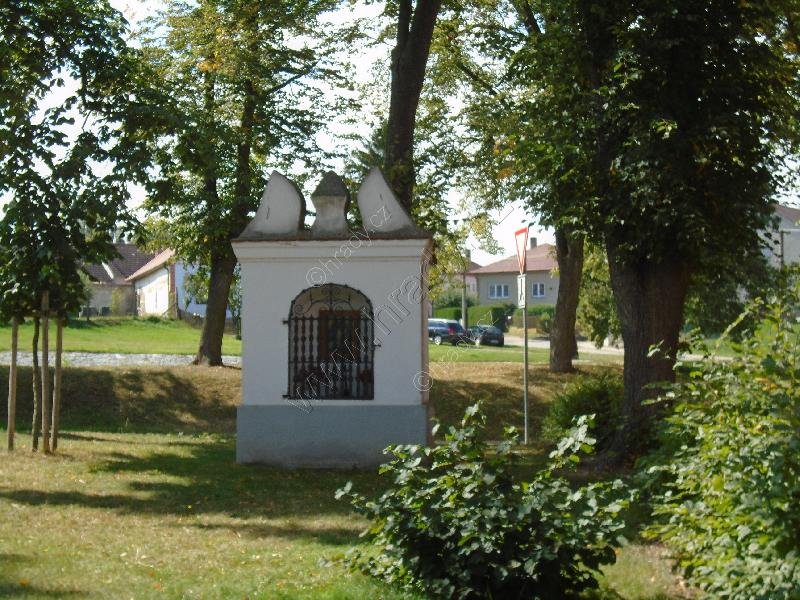 výklenková kaplička sv. Jana Nepomuckého