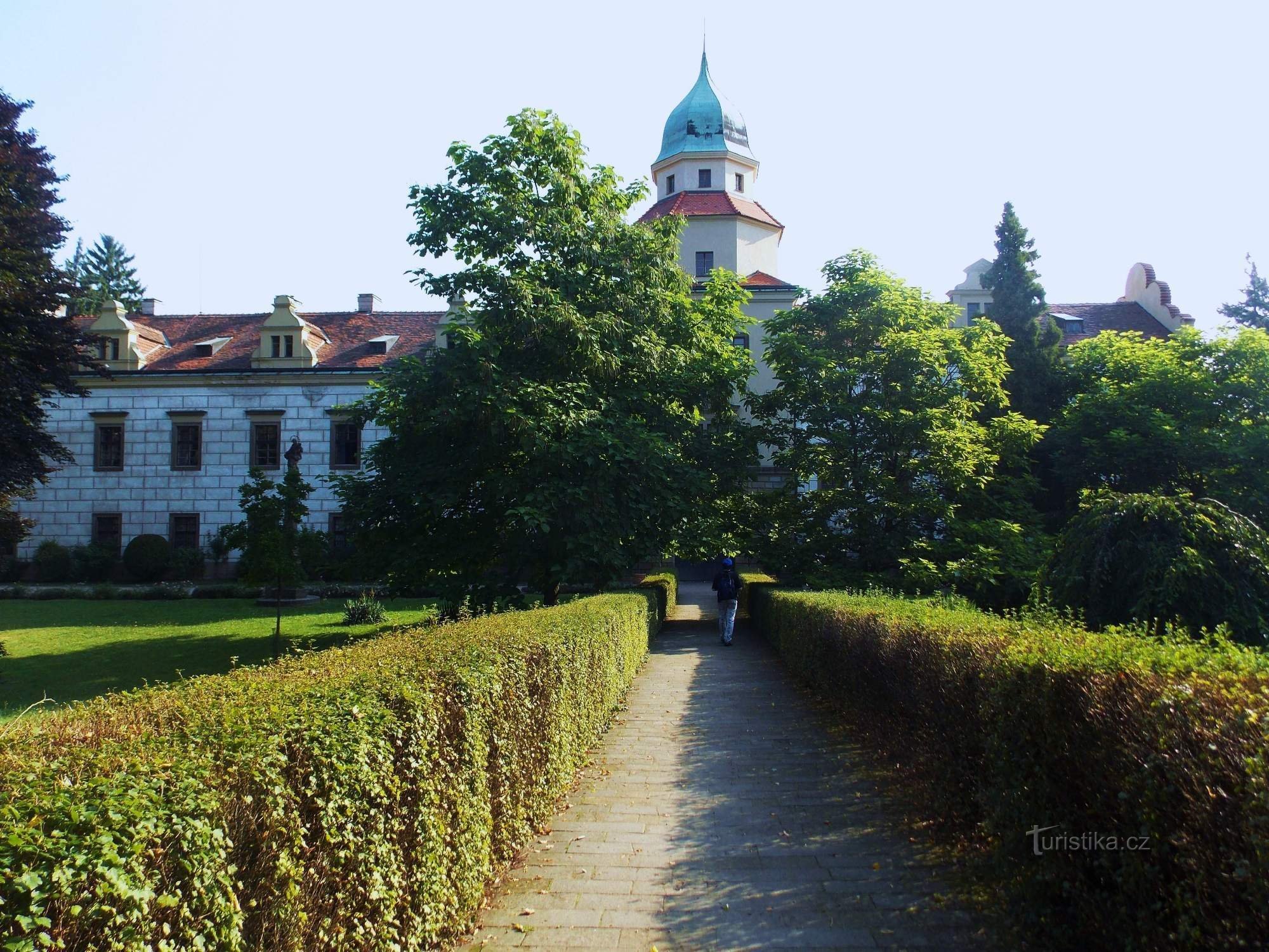 En tur till slottsträdgården med en ZOO-hörna i Častolovice