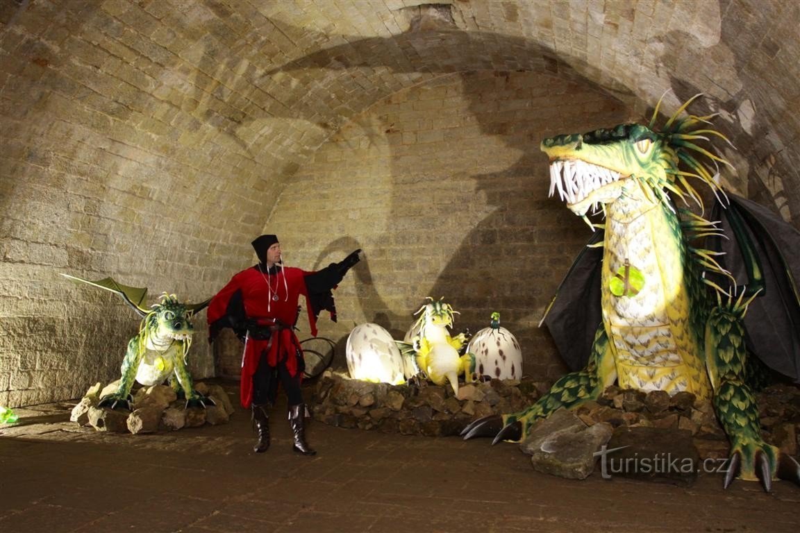 Un viaggio con i bambini con qualsiasi tempo? Dietro la fiaba del Castello Vecchio e del Castello.