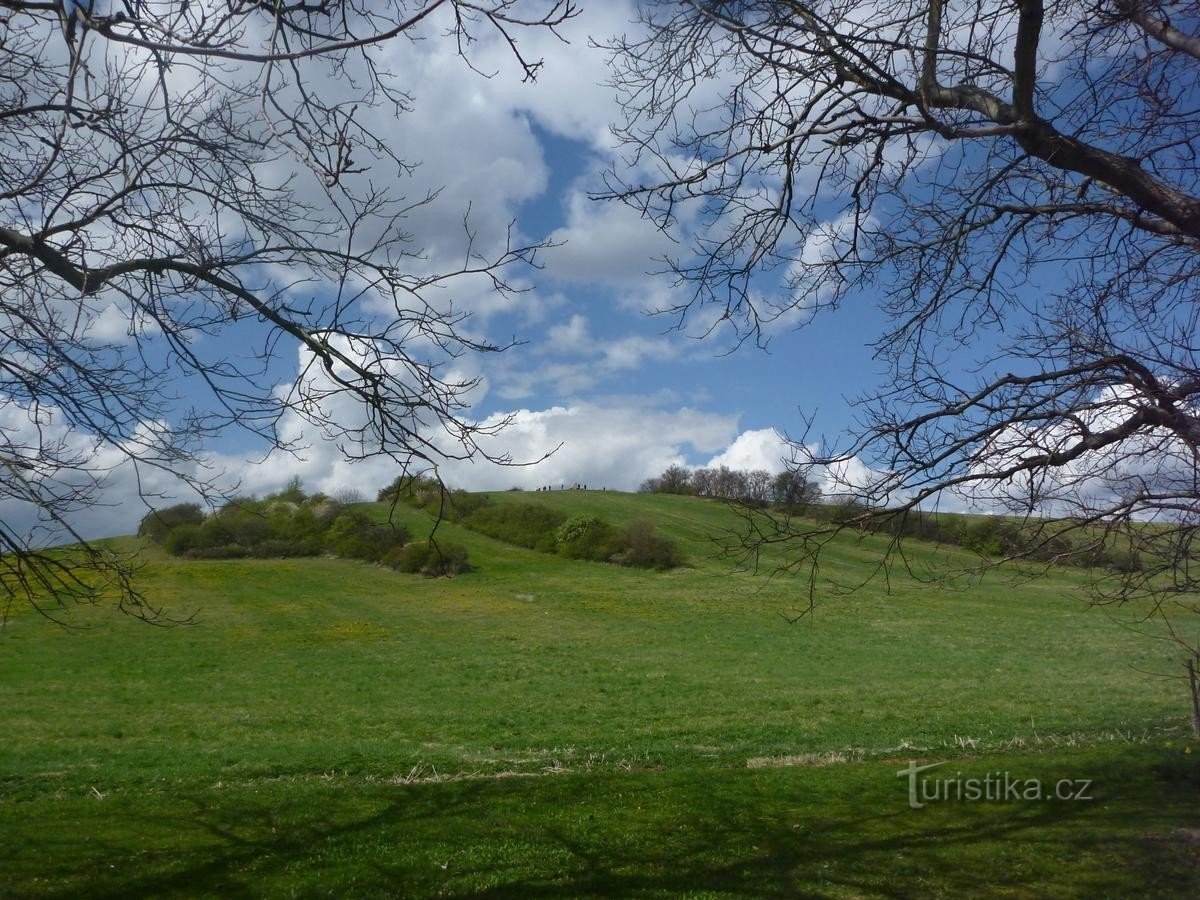 Viaggio da Černošice a Karlštejn - menhir a Morinka