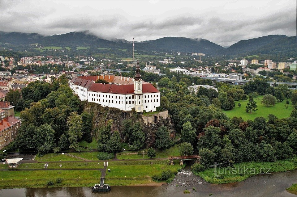 Un viaje a las bellezas del castillo de Děčín