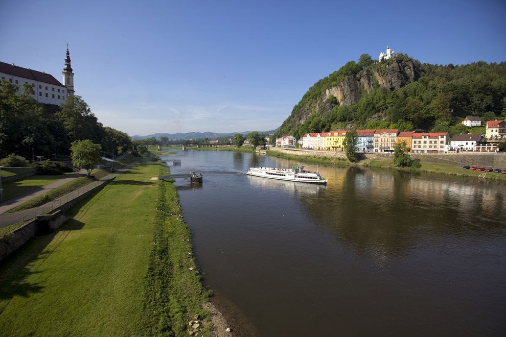 Boat trips on the Elbe