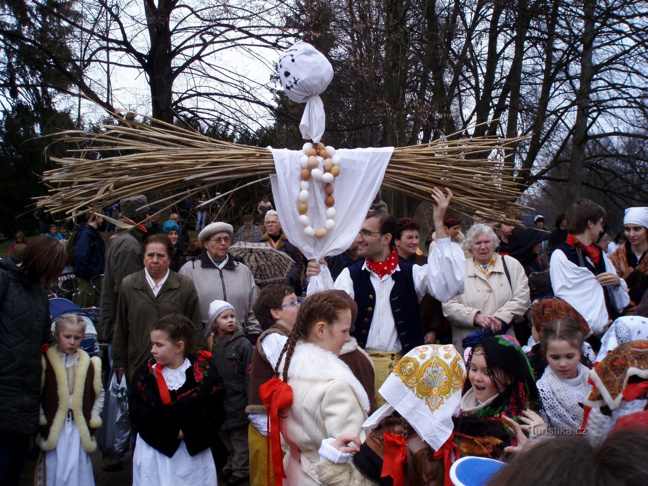 Het uitvoeren van de Smrtholka vanuit Hradec Králové (Hradec Králové, 29.3.2009/XNUMX/XNUMX)