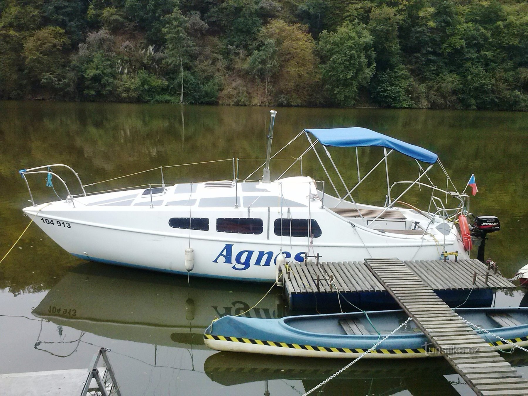 Navegamos de Sázava até a confluência com o Vltava...