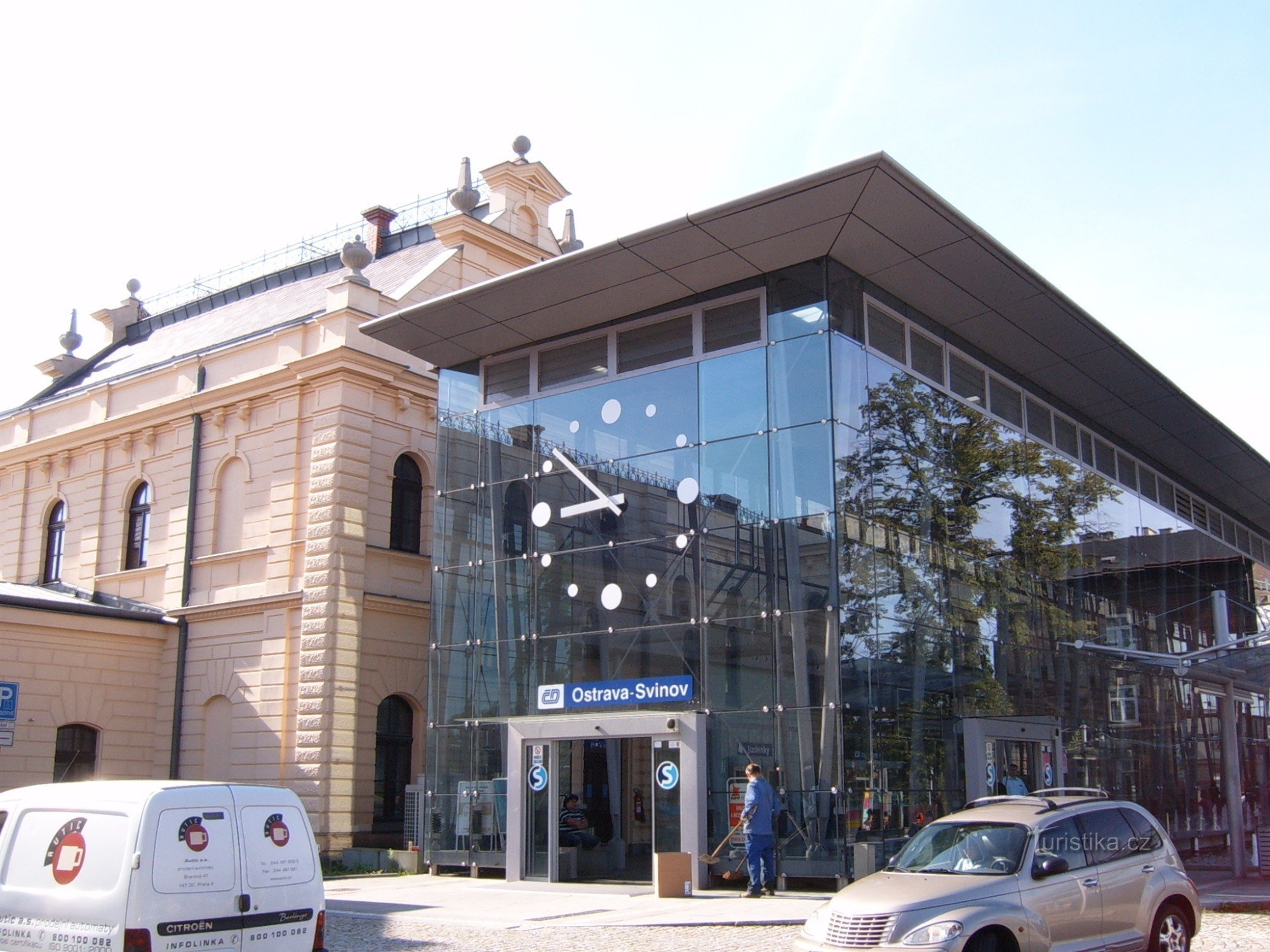 Abfertigungsgebäude des Bahnhofs Ostrava Svinov