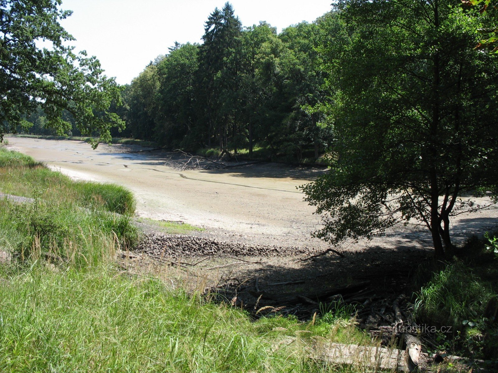 drænet Hrádecký dam