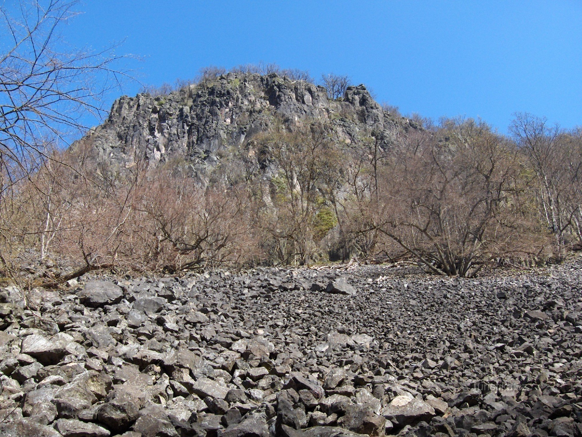 Les rochers éclatent