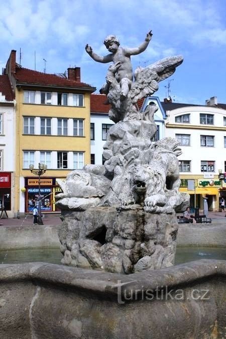 Vyškov - fontein op het Masaryk-plein