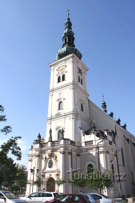 Vyškov - Kerk van de Hemelvaart van de Maagd Maria