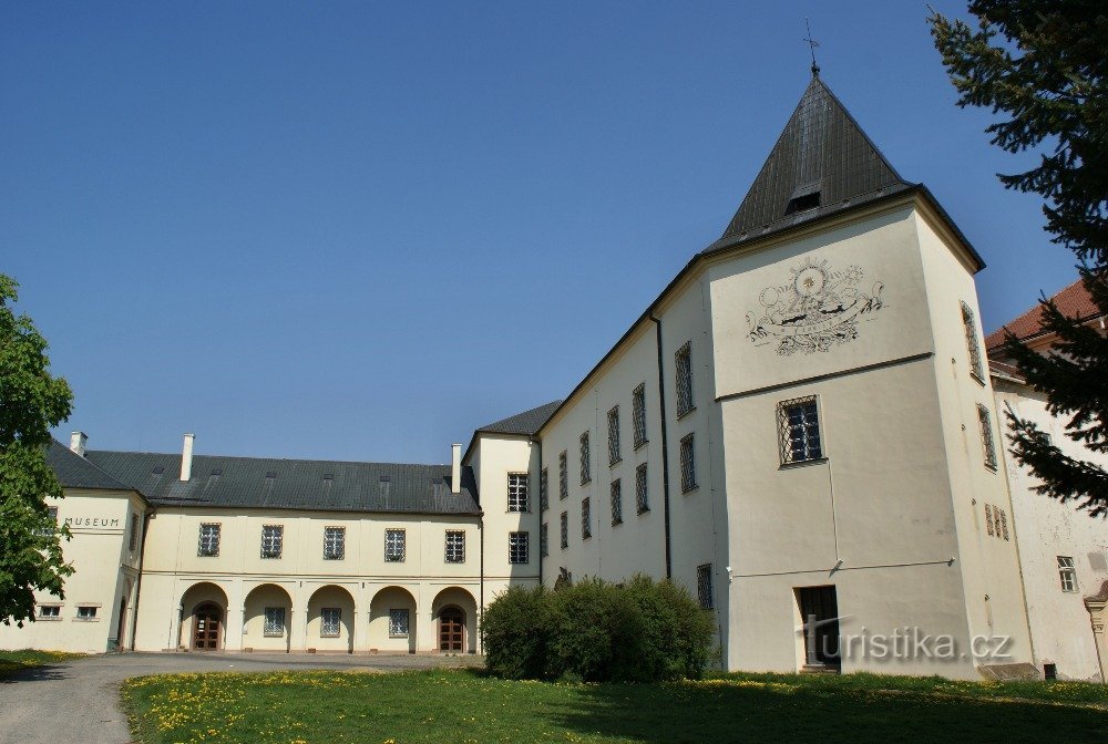 Vyškov - cortile del castello con museo