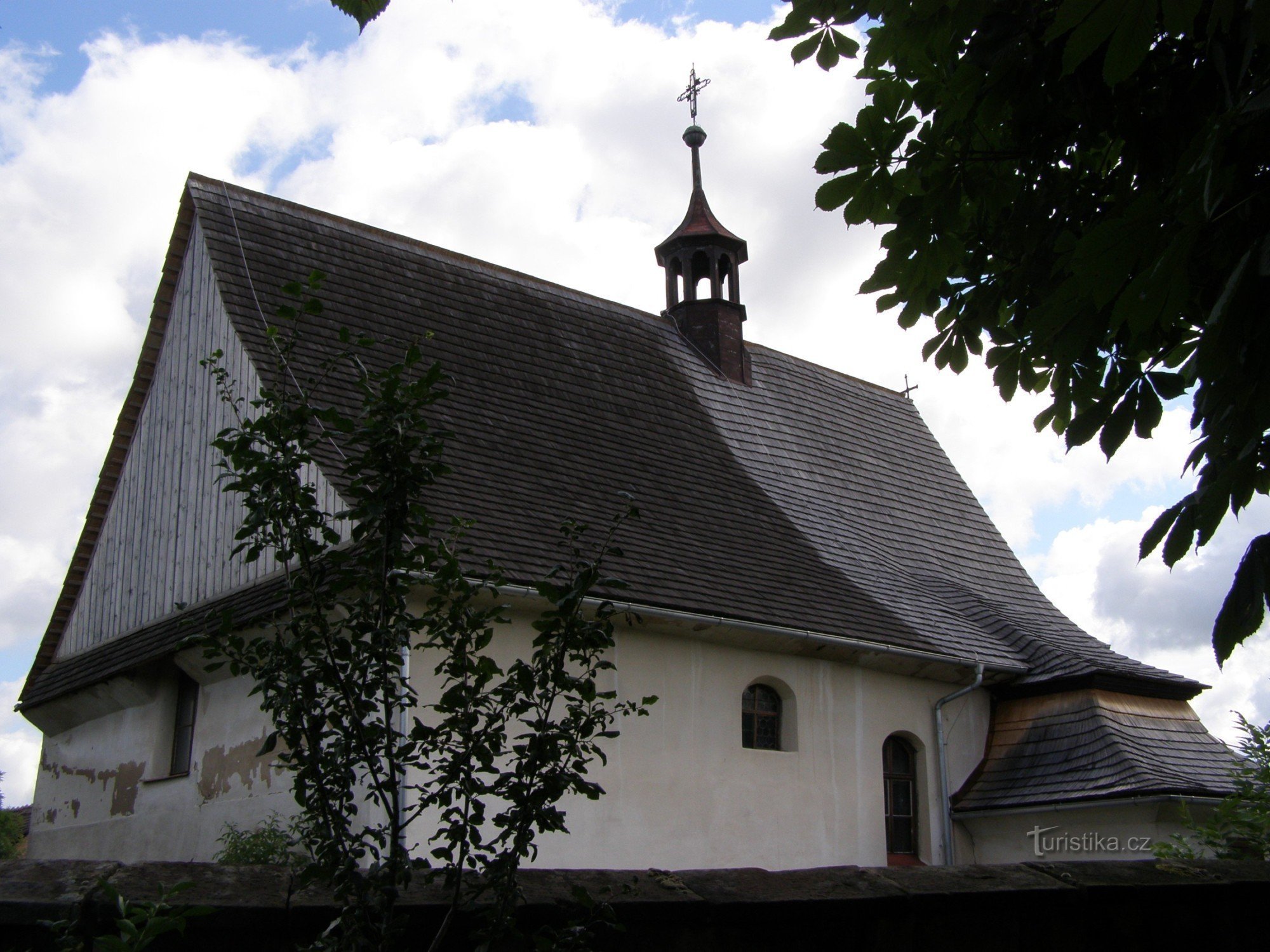 Vysočany - iglesia de madera de St. Mercados