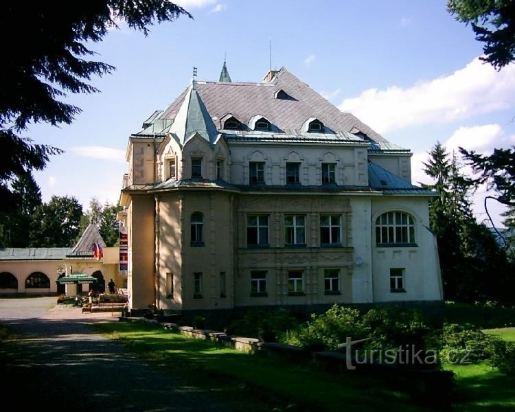 Vysoké nad Jizerou - Hotel Větrov: Tidigare villa Dr. Karel Kramář, idag Hotel Větrov