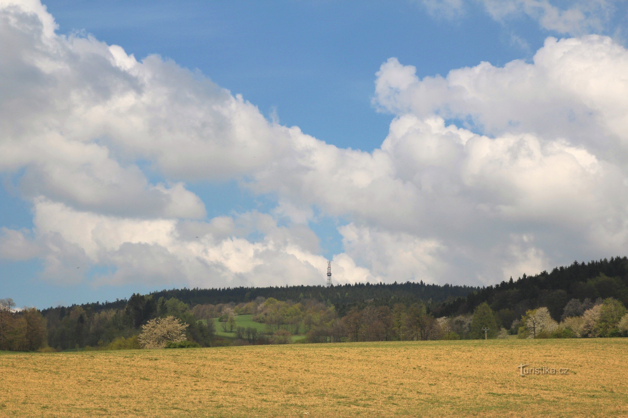 The high sky above Horní les, the highest point of the Svratek Mountains