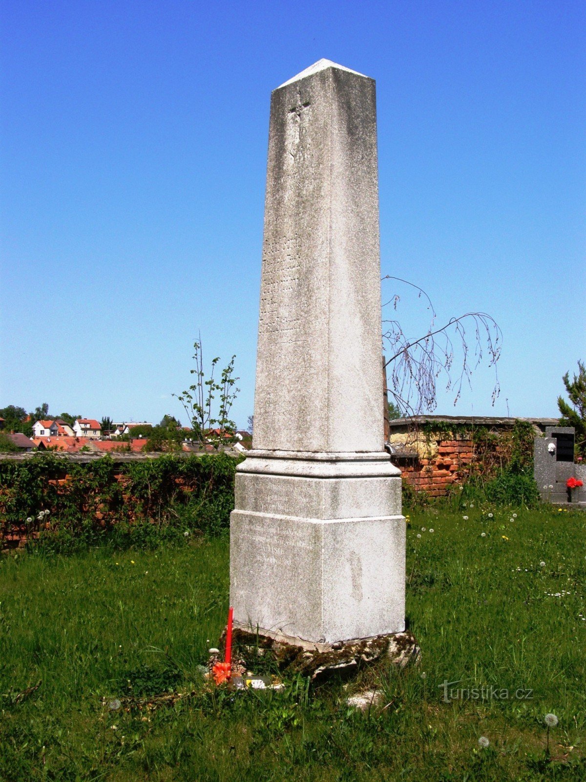 Vysoké Veselí - monumento a la batalla de 1866