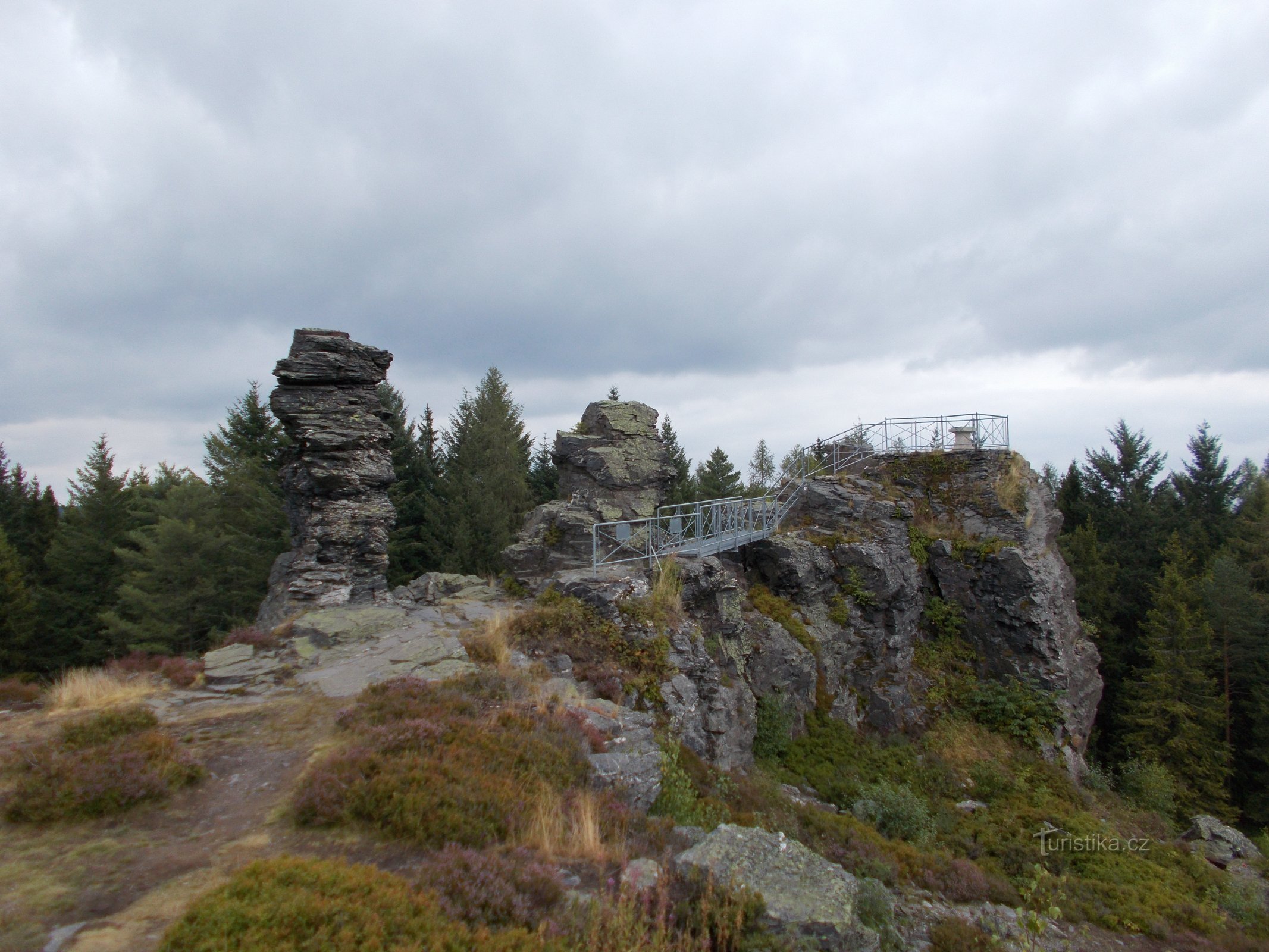 Високий камінь