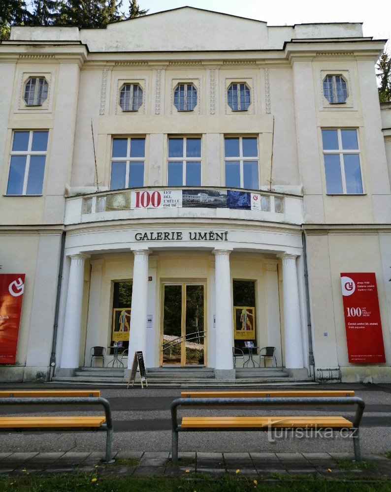 Wystawa 100 lat – 100 prac / 100 artystów – 100 przeznaczenia - Karlovy Vary