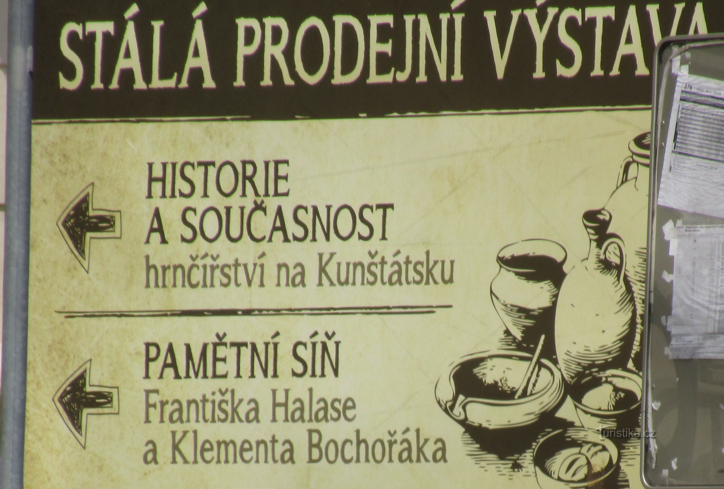 Exposition de poterie à l'infocentre de la ville de Kunštát