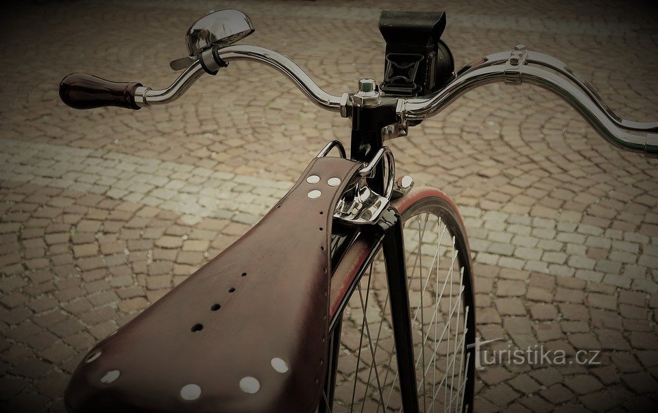 Ausstellung Rund um Hradec oder Hradechai mit dem Fahrrad