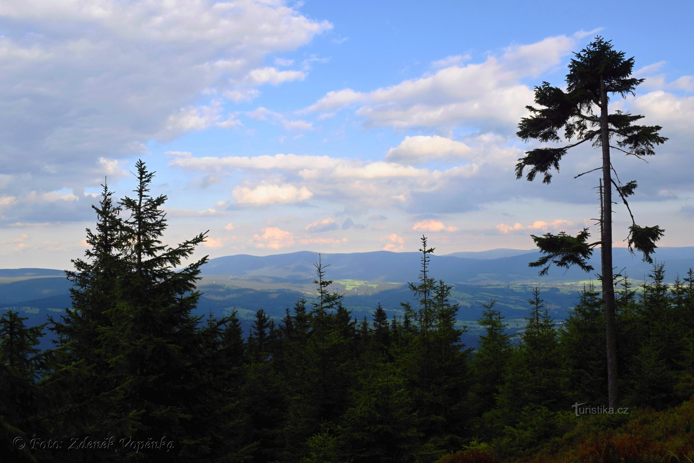 Montée à Králický Sněžník au coucher et au lever du soleil.