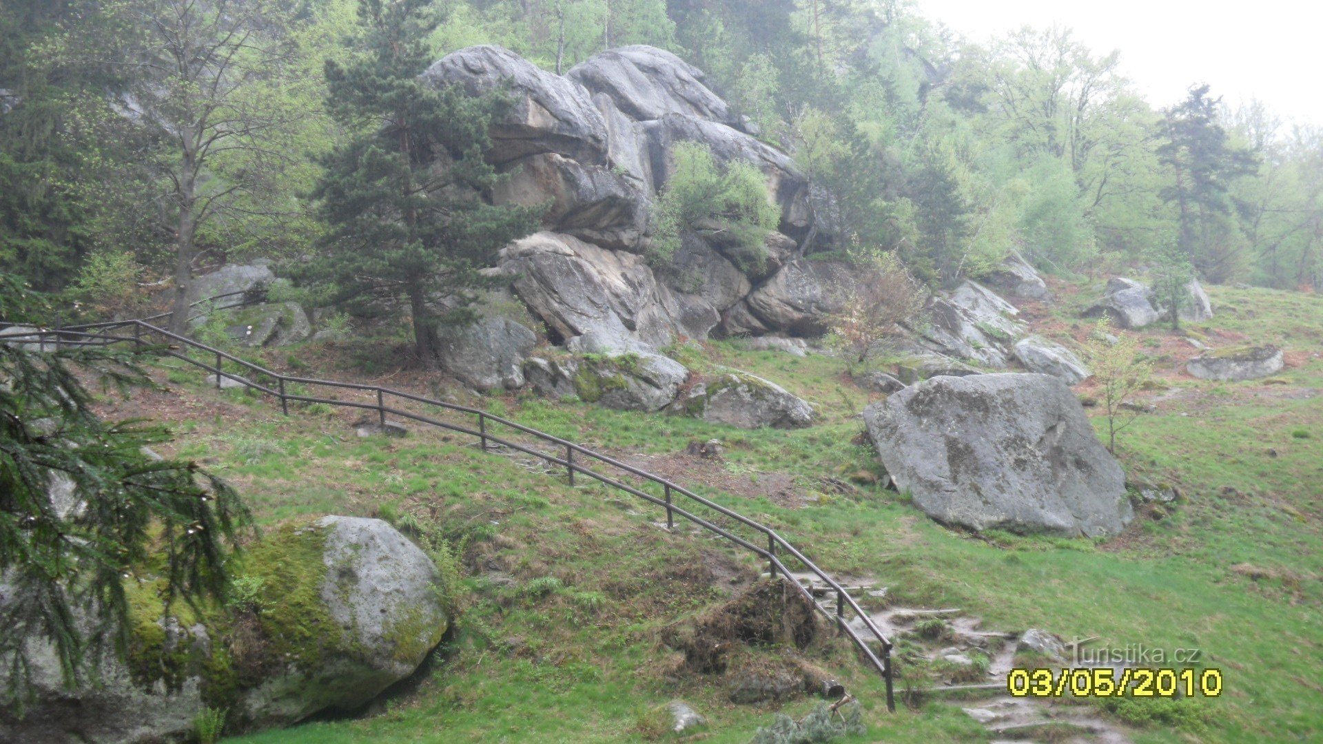 登上 Pulčín 岩石