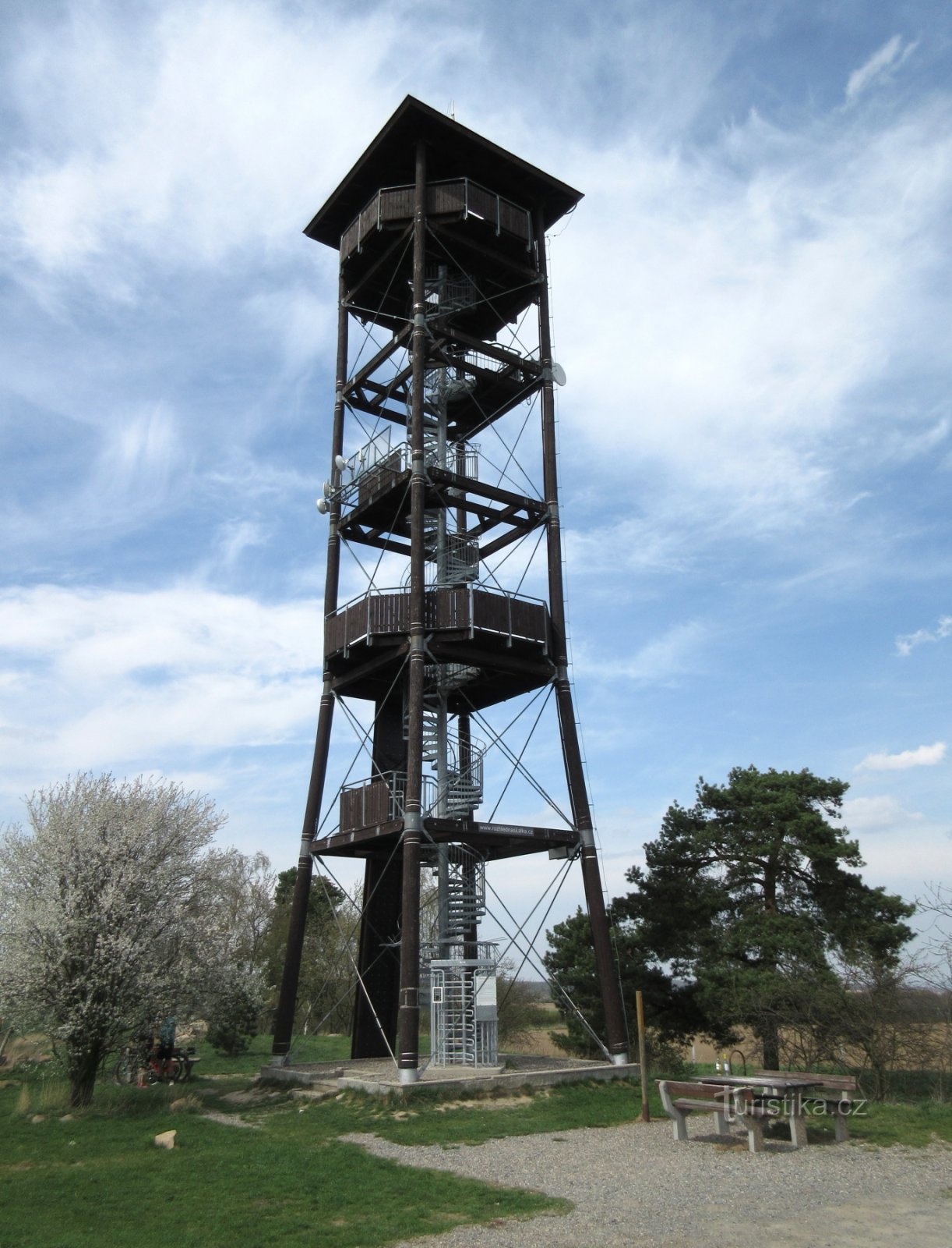 Vyžlovka - wieża widokowa Skalka