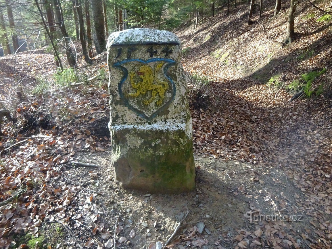 Wappenstein o Juliusstein, año 1544, león bohemio y espadas cruzadas