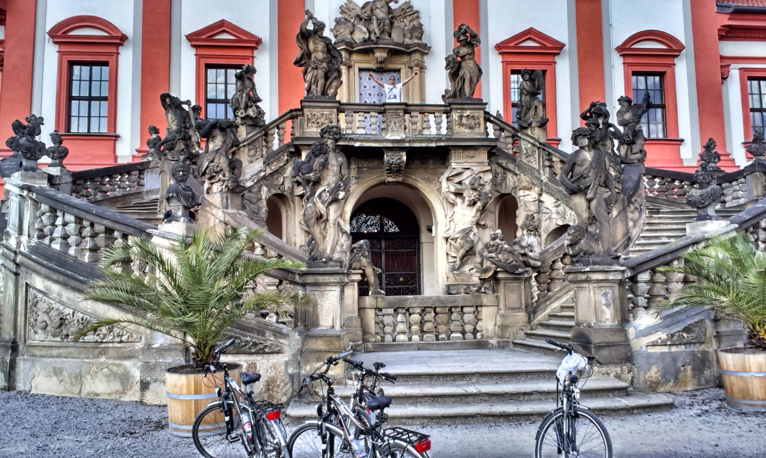 Facem excursii cu bicicleta la Praga
