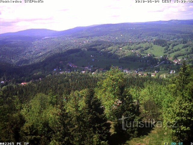 Spletna kamera - razgledni stolp Štěpánka (fotografija posneta s spletne kamere operaterja http://w