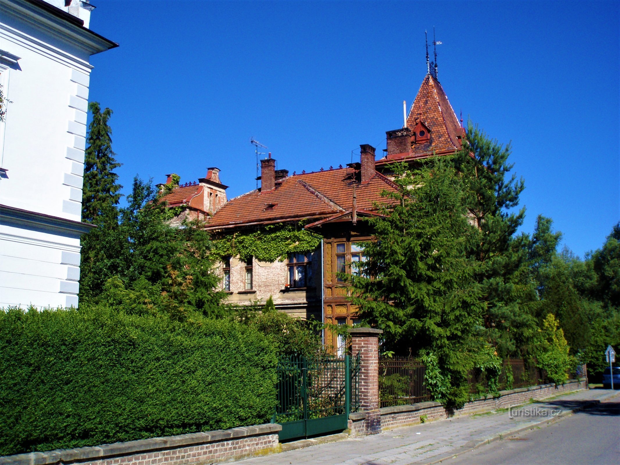 Villa de Wipler (Orlické nábřeží no. 376, Hradec Králové, 27.6.2010/XNUMX/XNUMX)