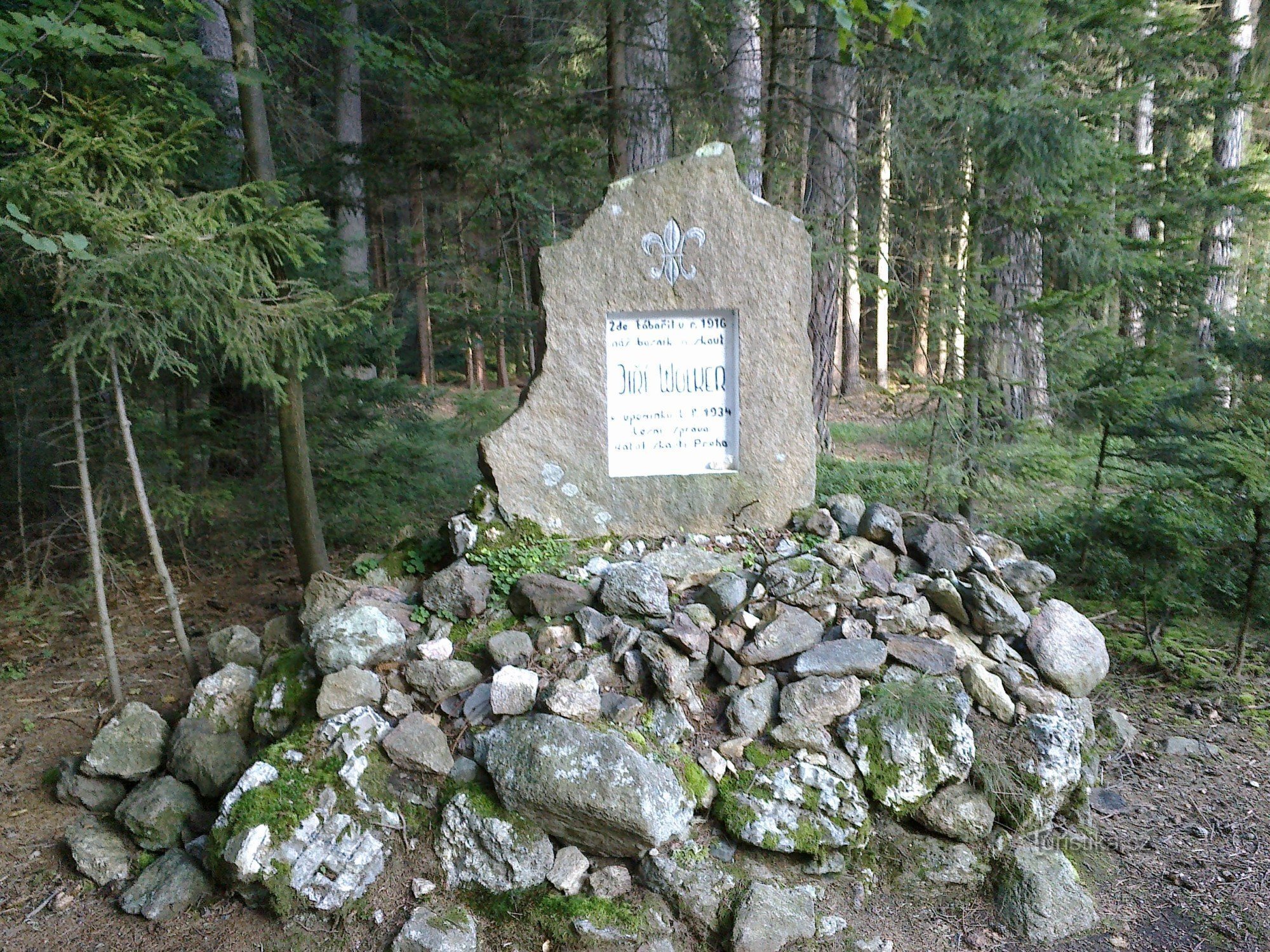 Wolkerův památník.