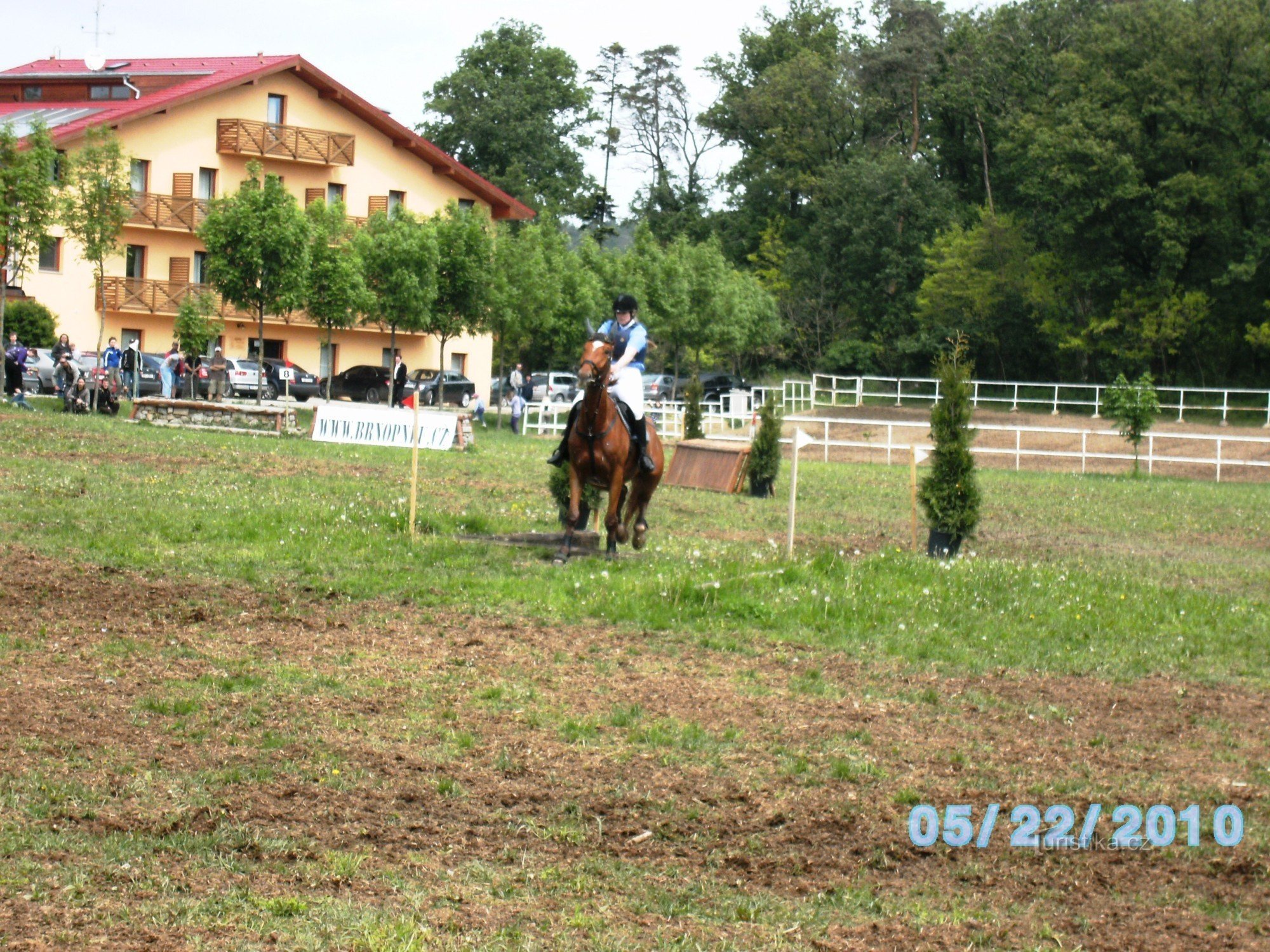 XIII. año del Campeonato Internacional de la Policía de la República Checa en equitación en el complejo Panská lícha