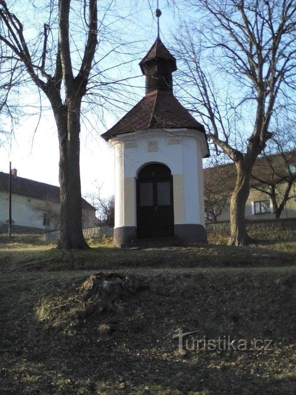 Od Běštína do Běštína kroz prekrasno jezero, Plešivec i nekadašnji viklan