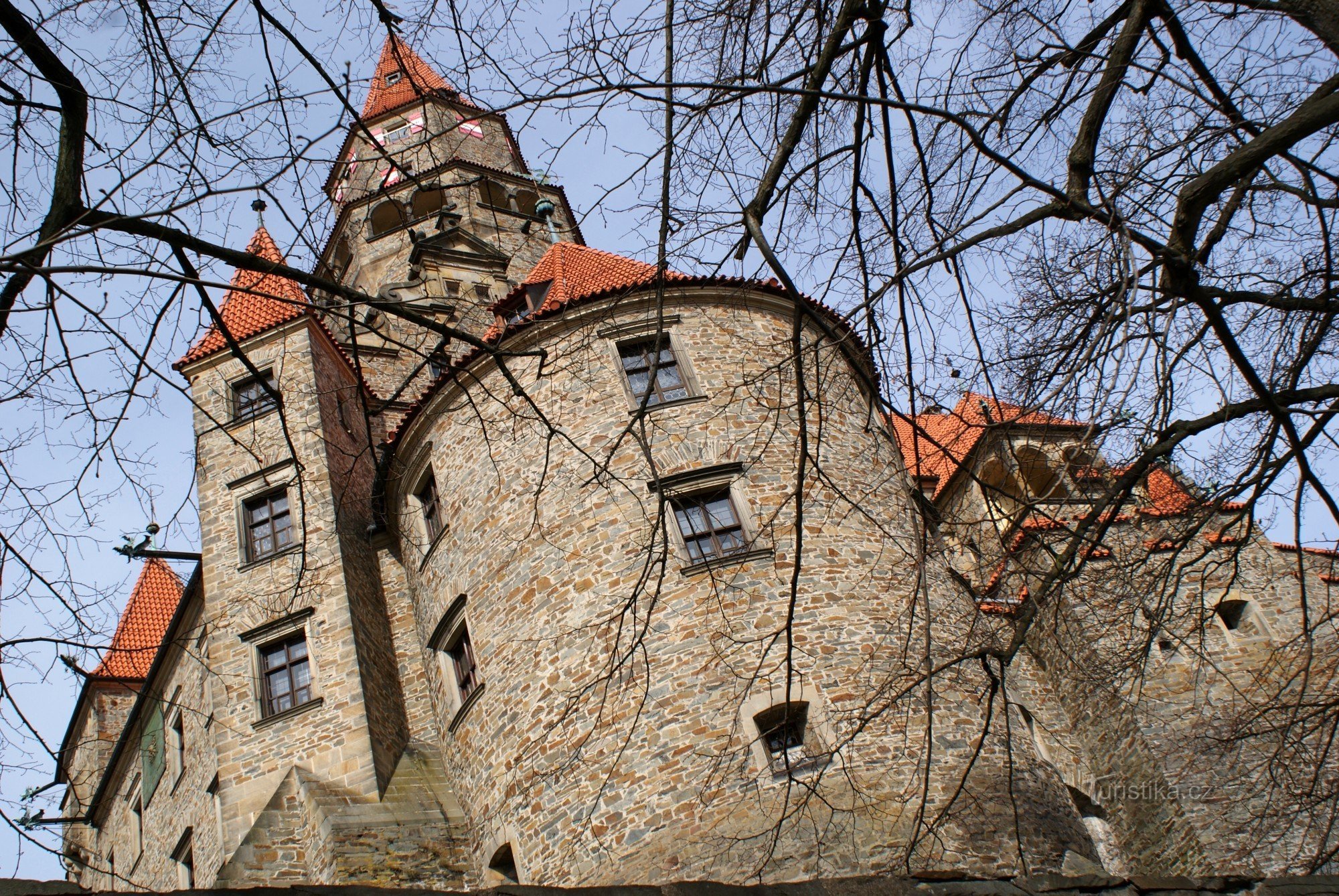 Från Bouzov via Cimburk till Radkov eller bortom slotten vid den tjeckisk-mähriska gränsen