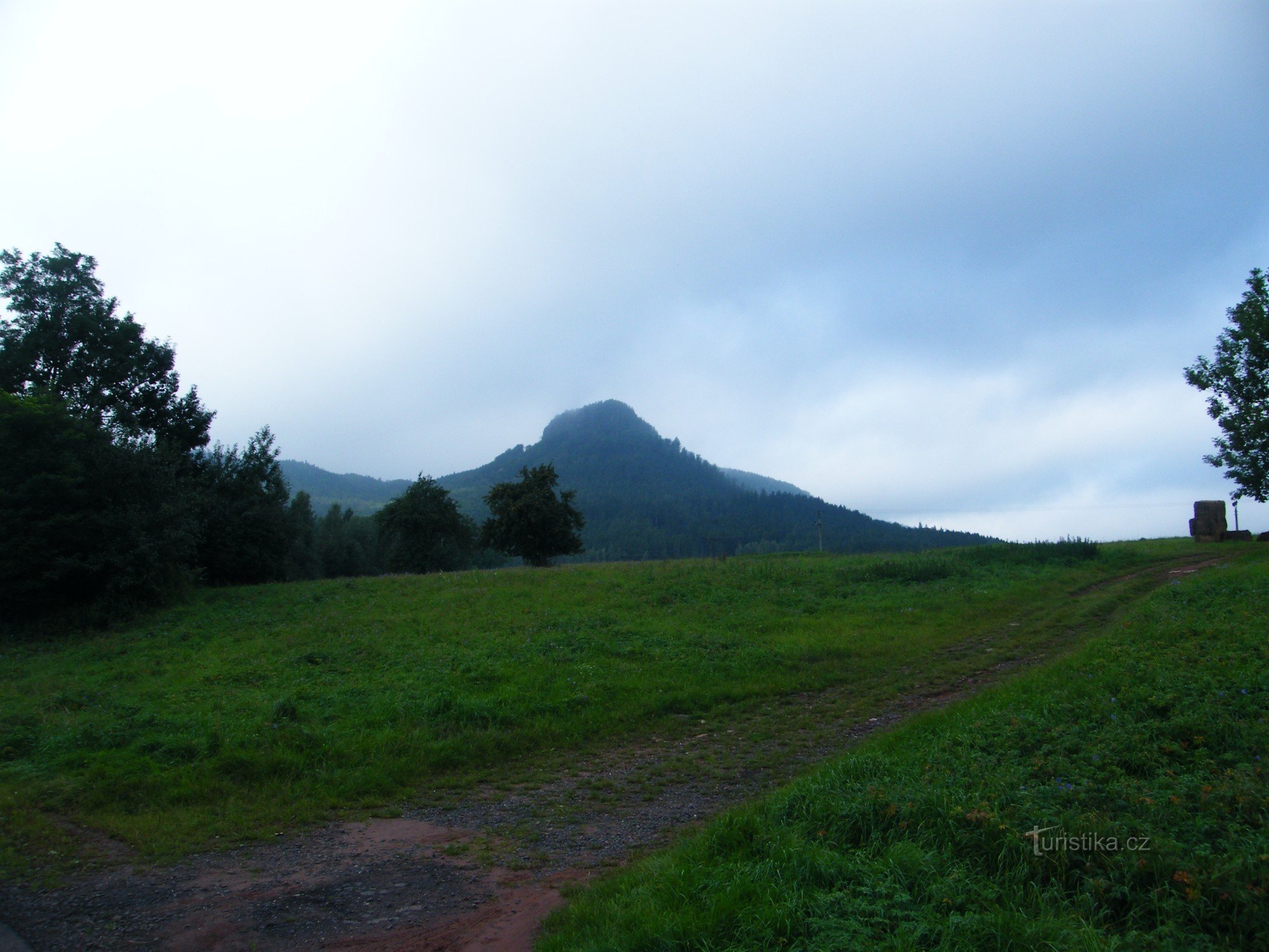 FROM BOŽANOVA TO MACHOV