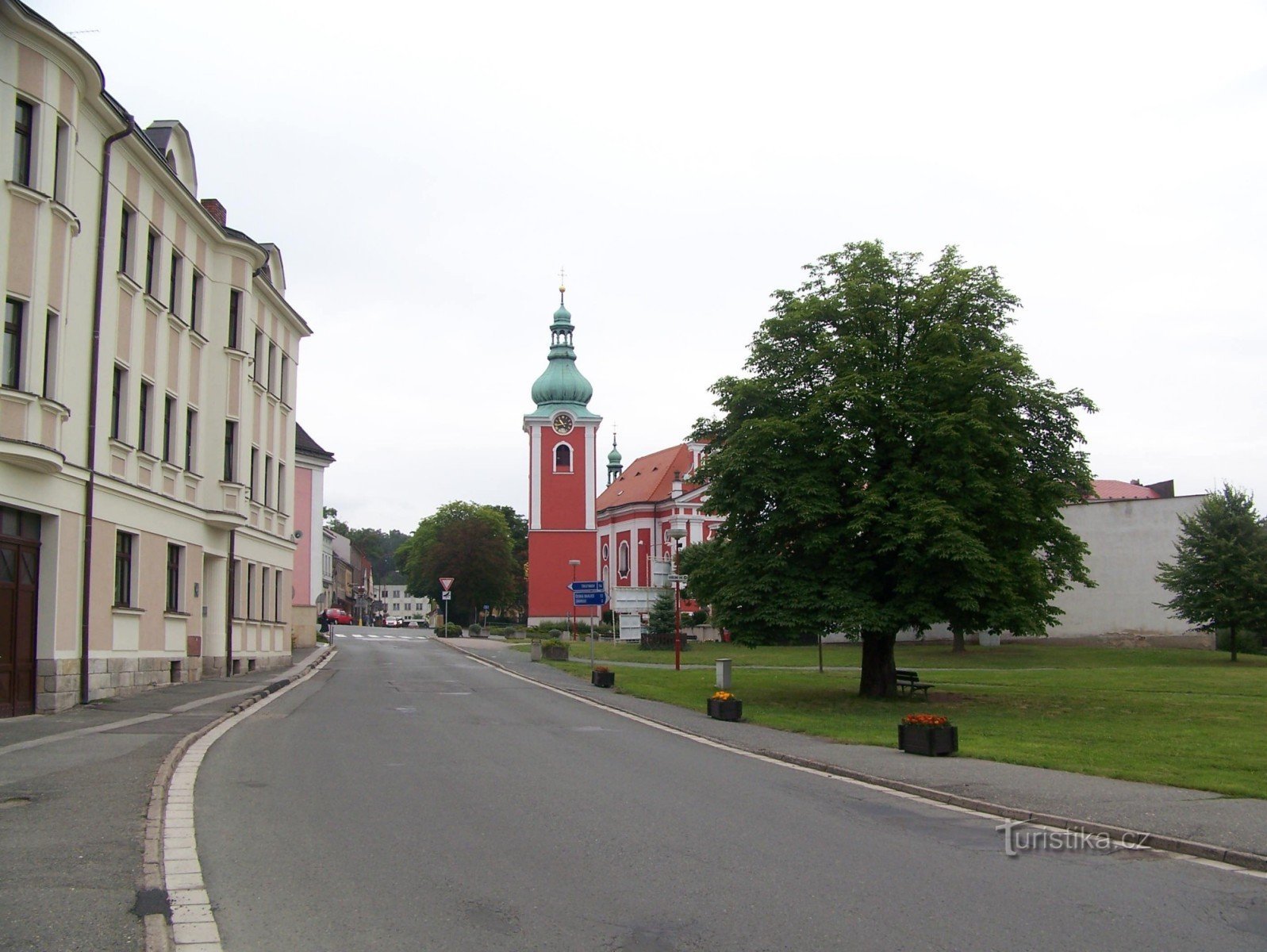 Fra Červený Kostelc til Hronov