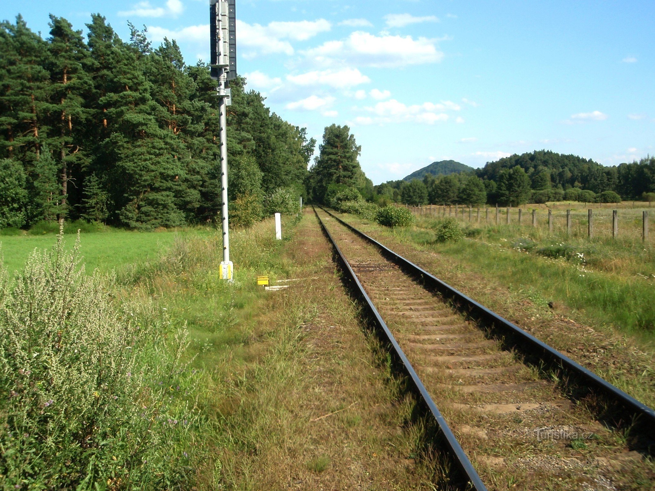 Från Česká Lípa, längs den blå linjen, till Staré Splavy