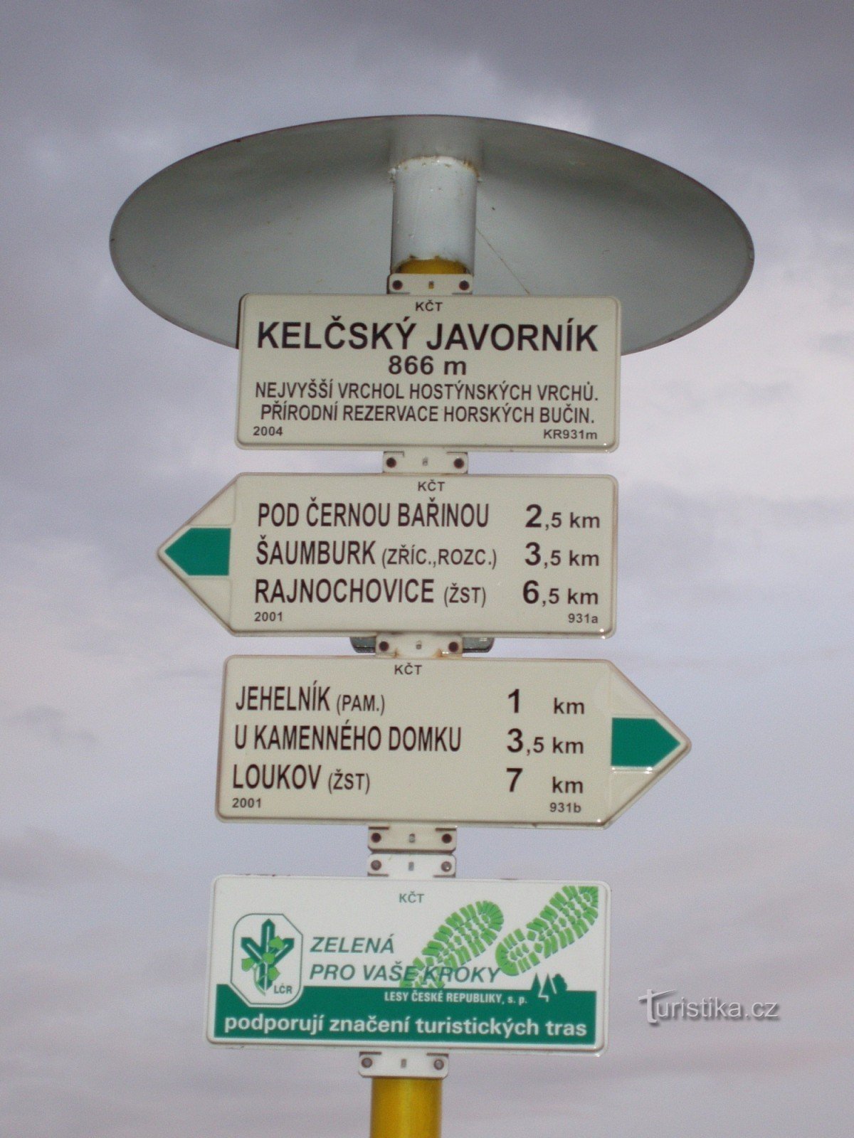 De Chvalčov à reserva natural Kelčský Javorník